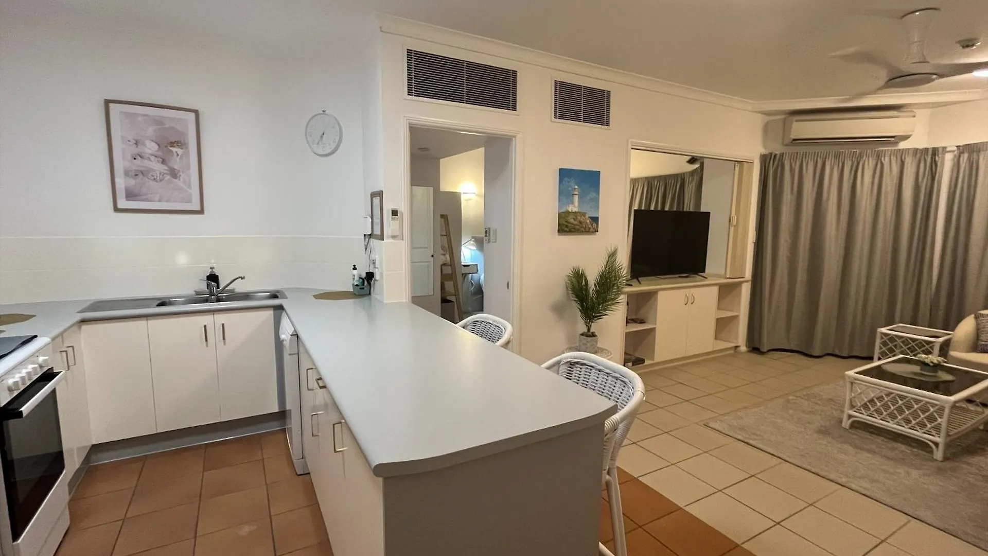 Tropical Apartment Cairns Australia