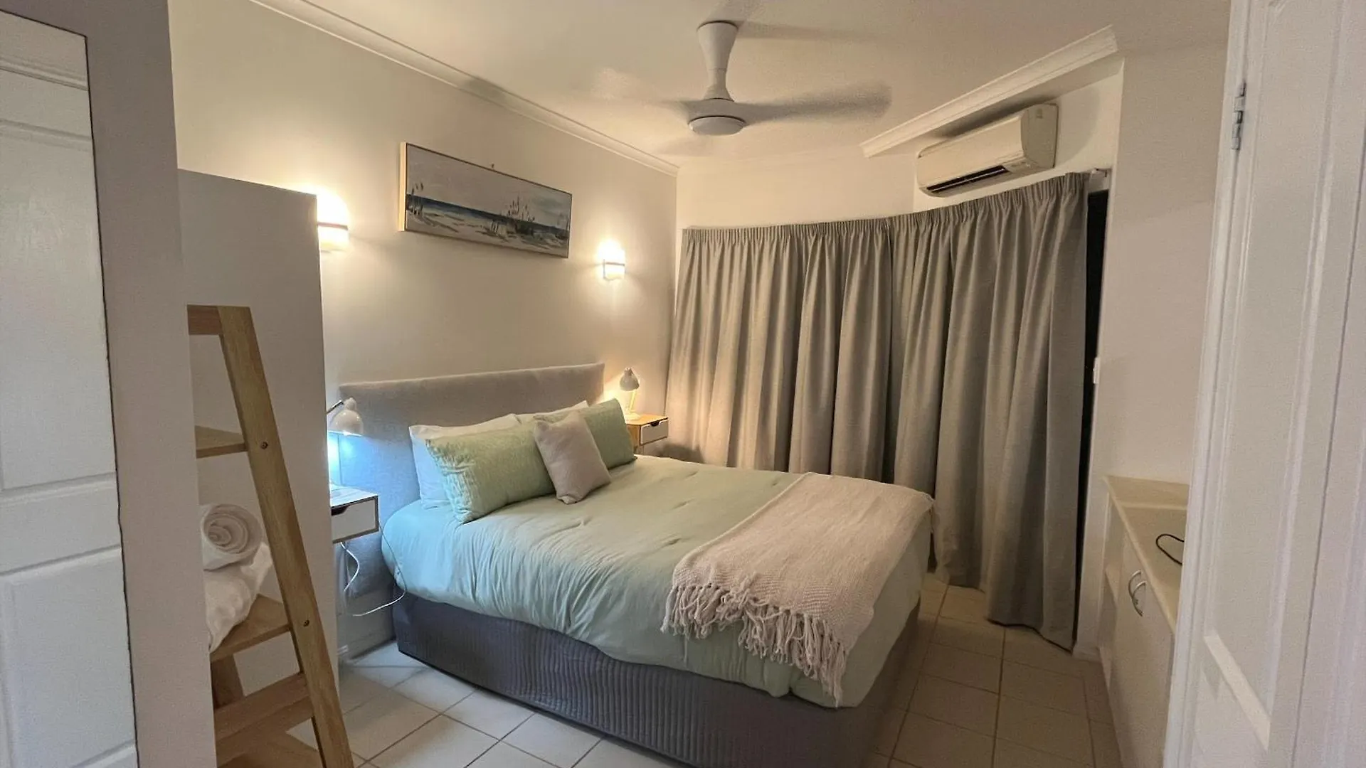 Tropical Apartment Cairns